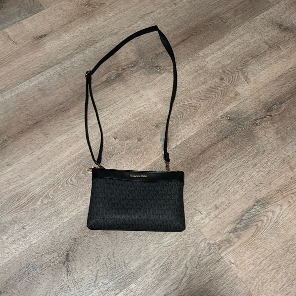 Michael Kors crossbody like new